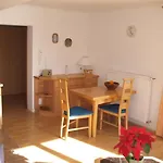 Haus Am Huegel Appartement *