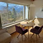 Haus Am Huegel Apartament *
