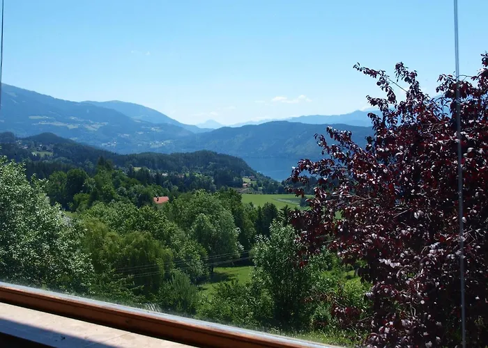 Haus Am Huegel Apartament *