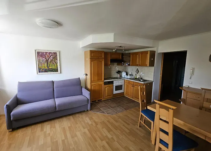 Haus Am Huegel דירה